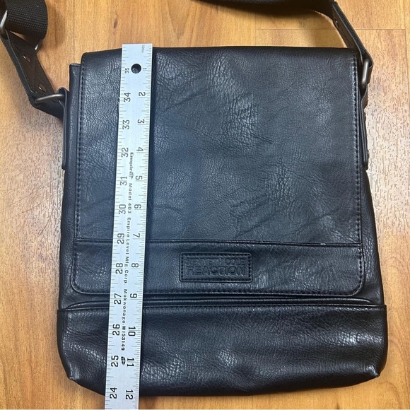 Kenneth Cole Reaction Black Messenger Bag with Adjustable Strap - Picture 8 of 16
